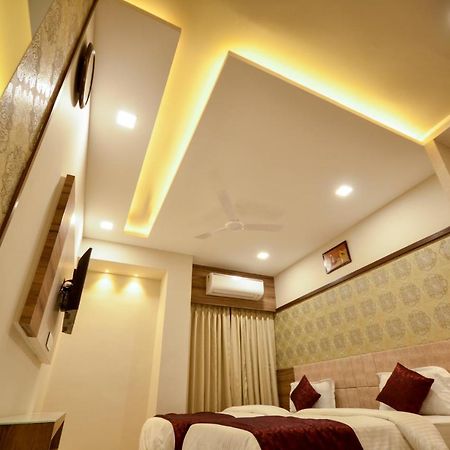 Hotel Repose Ahmedabad Exterior foto