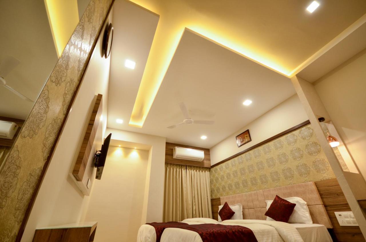 Hotel Repose Ahmedabad Exterior foto