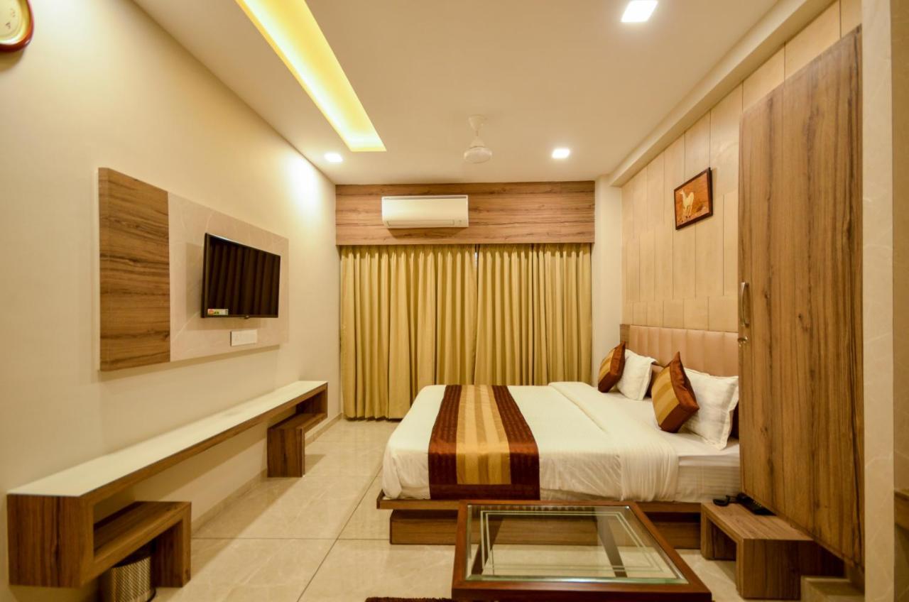 Hotel Repose Ahmedabad Exterior foto