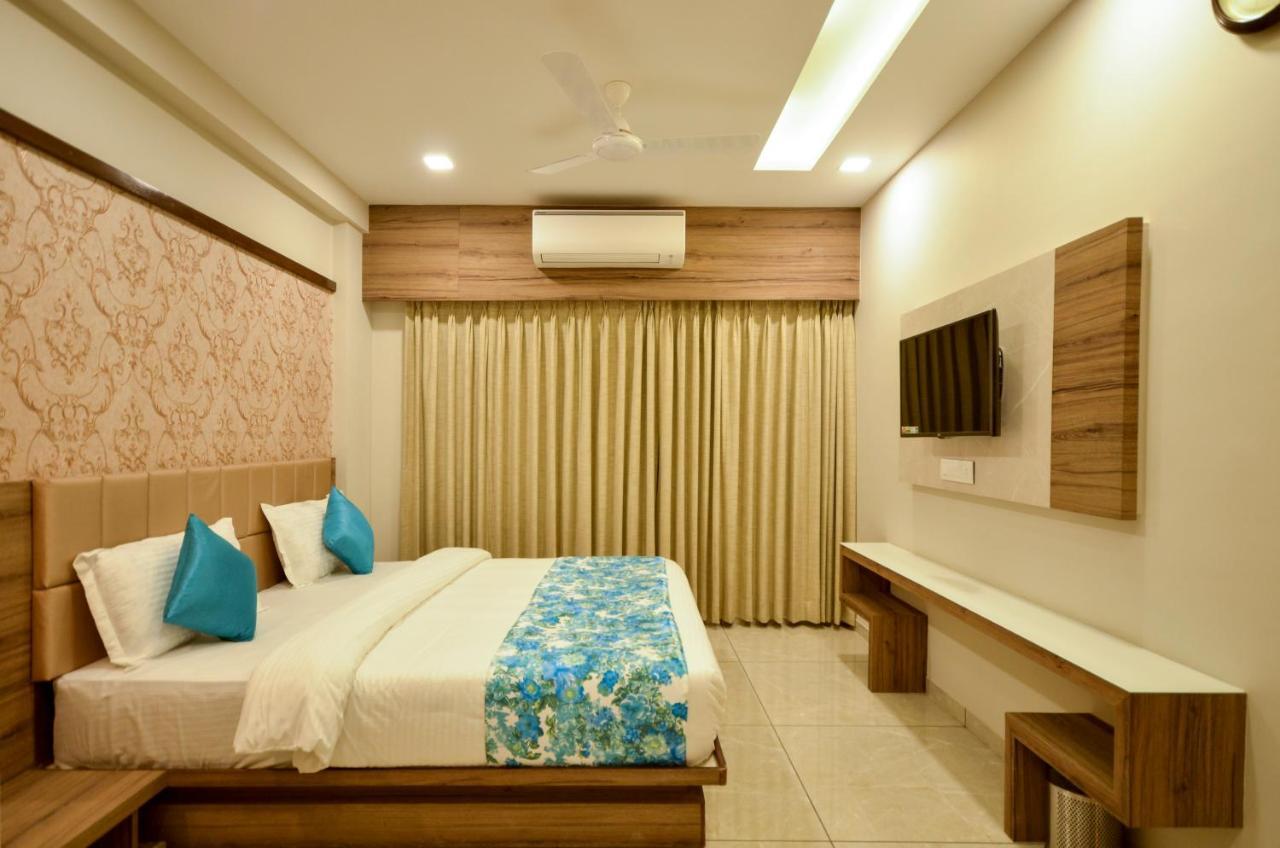 Hotel Repose Ahmedabad Exterior foto
