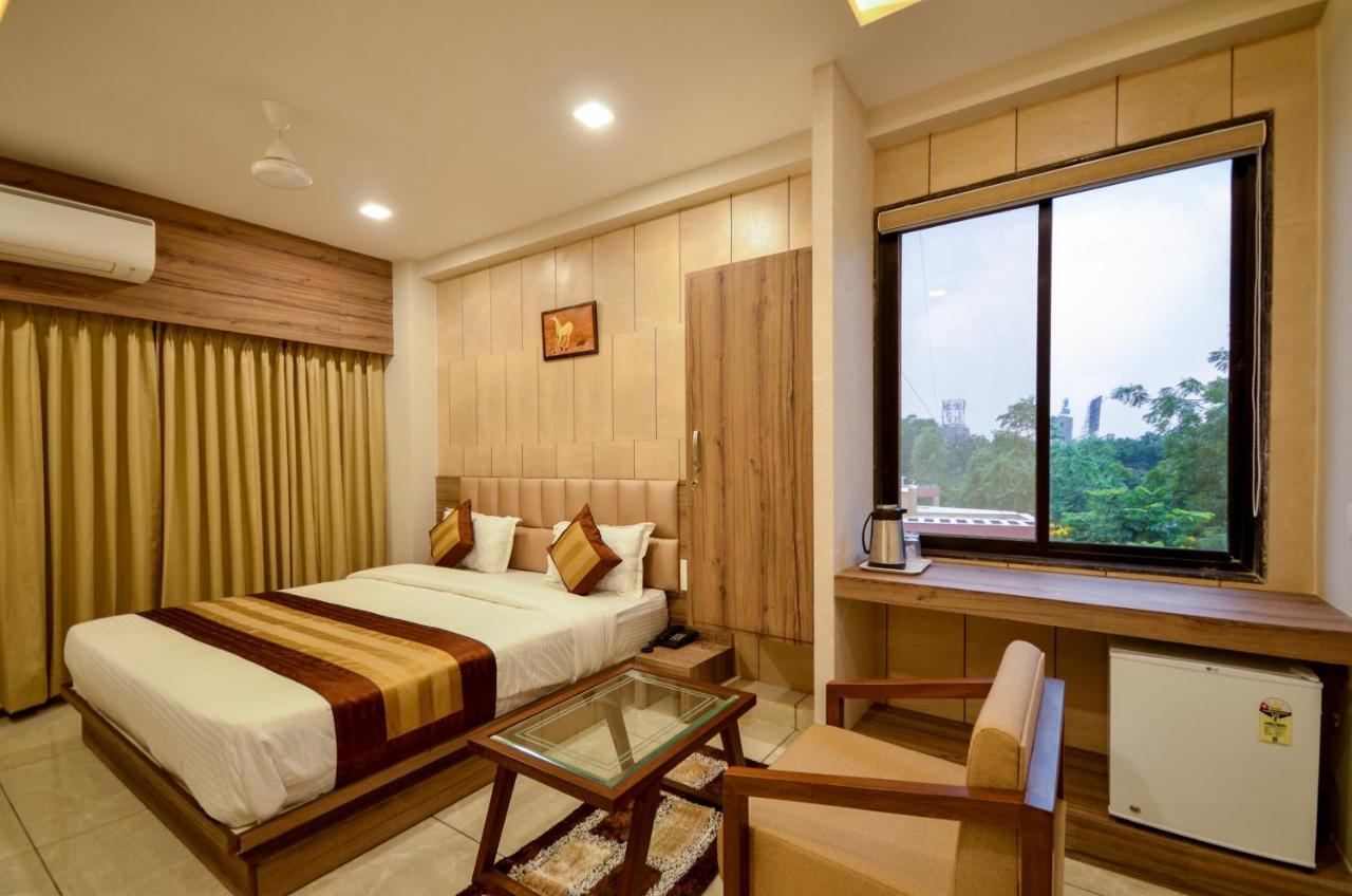 Hotel Repose Ahmedabad Exterior foto